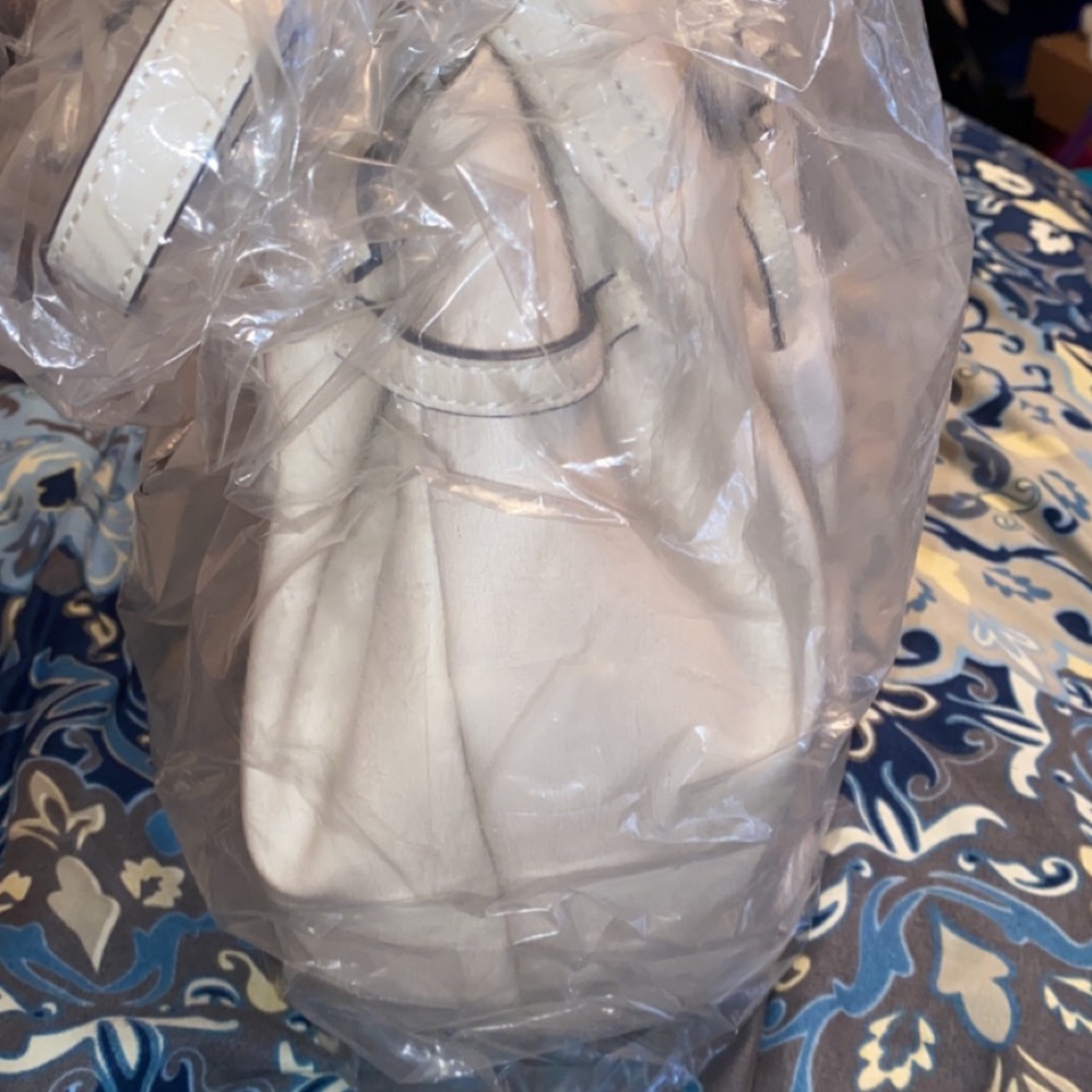 Handbag - Picture 2 of 5